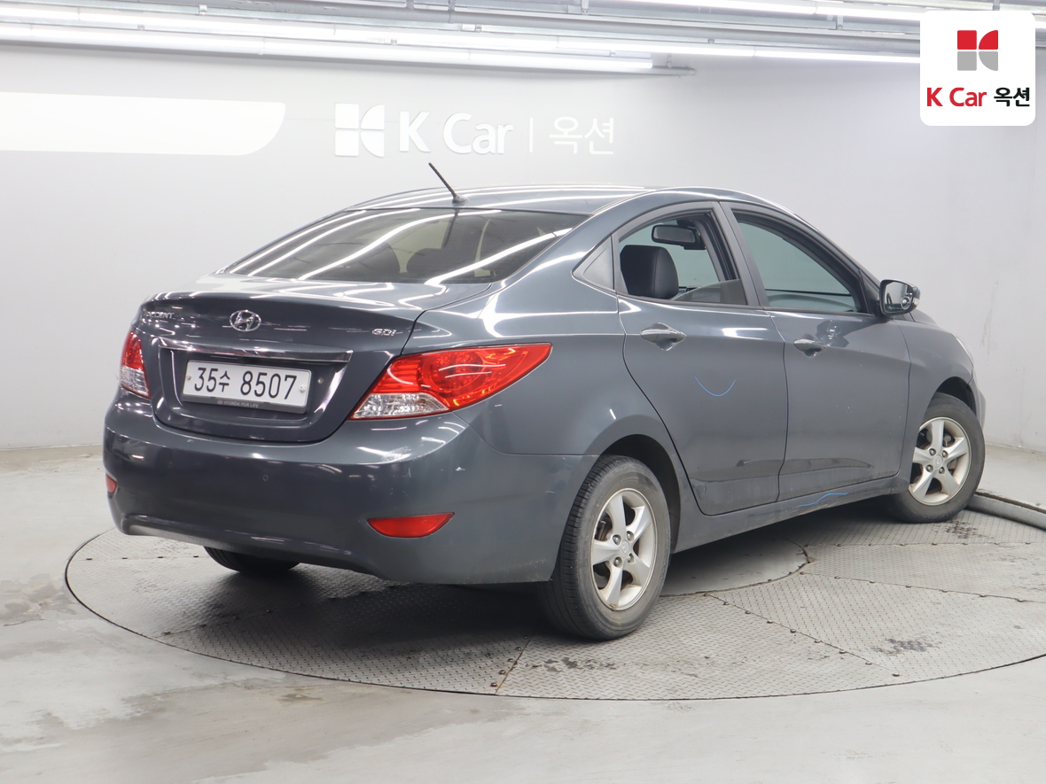 هيونداي أكسنت 2012 - صورة 2