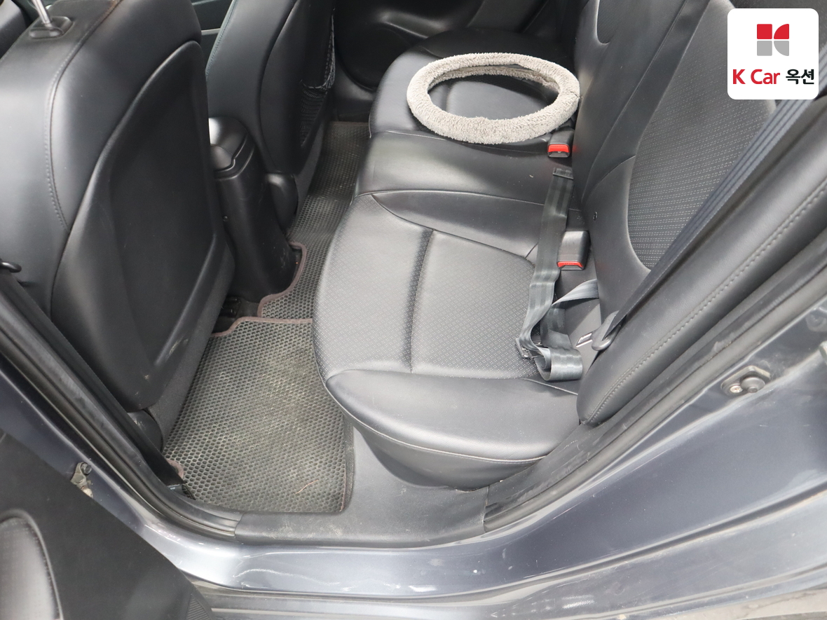 هيونداي أكسنت 2012 - صورة 21