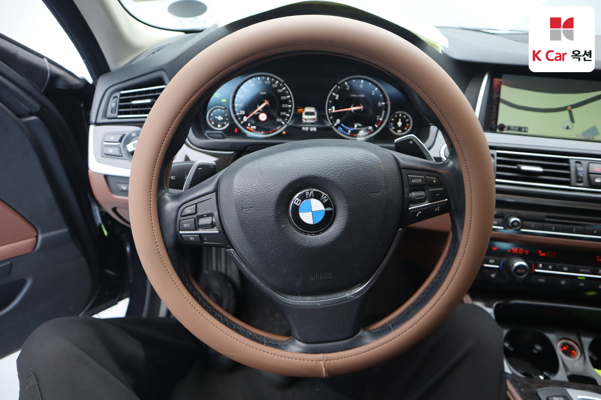 BMW 5 Series - 10