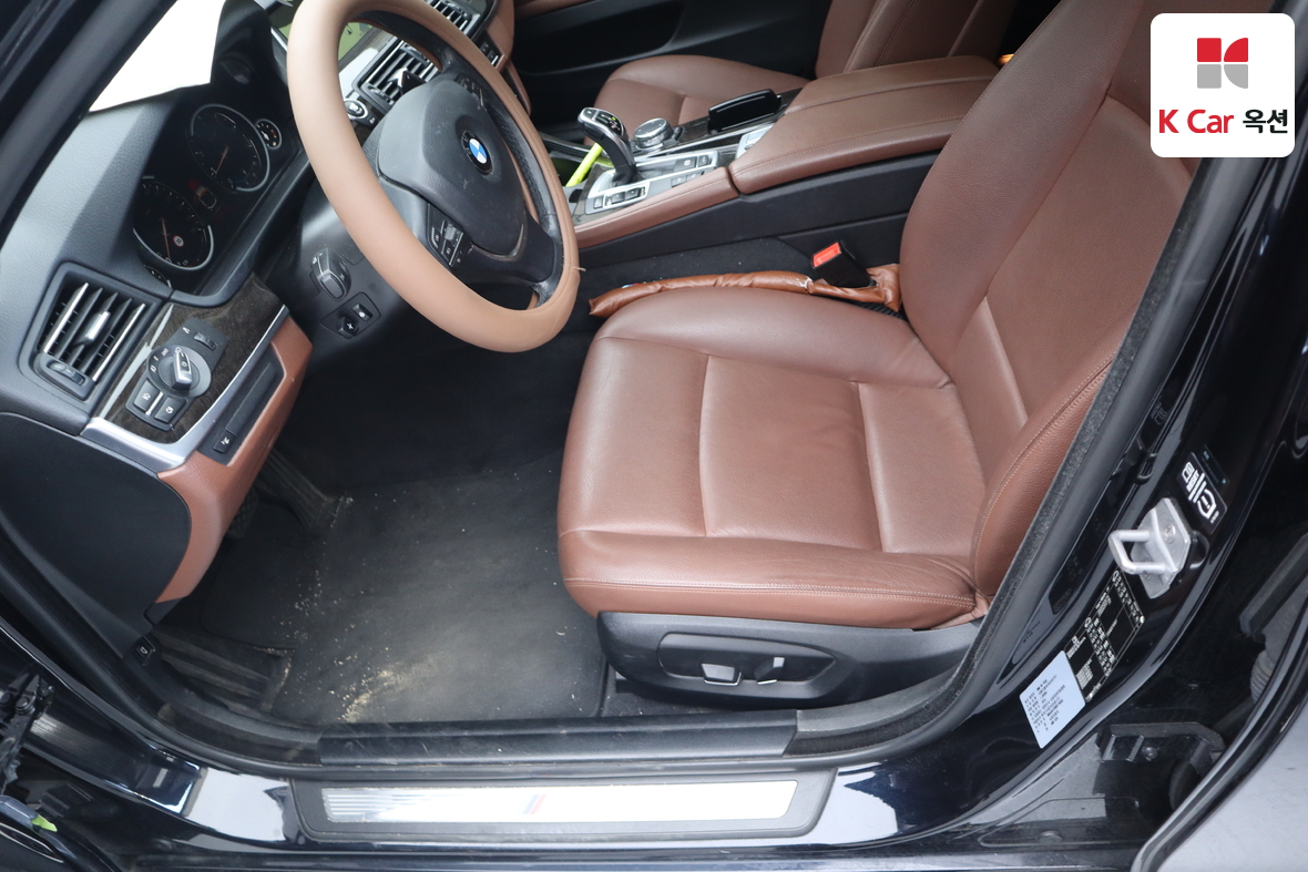 BMW 5 Series - 21