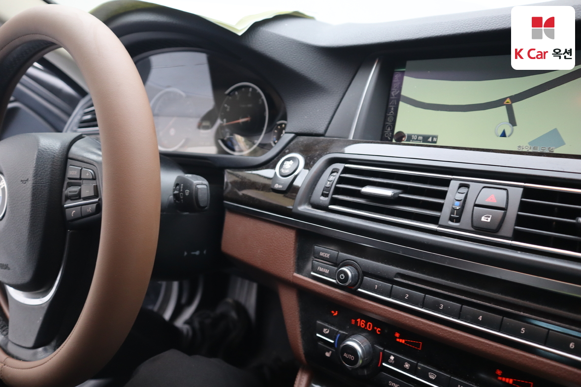 BMW 5 Series - 11