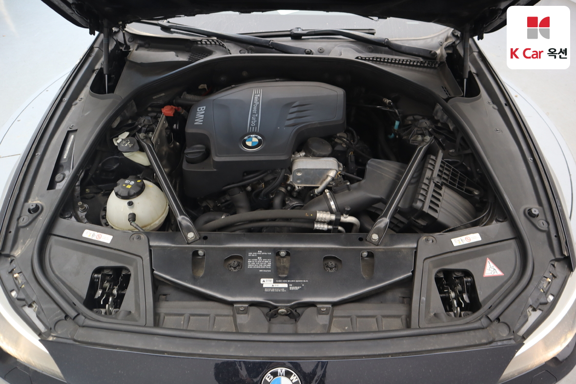 BMW 5 Series - 37