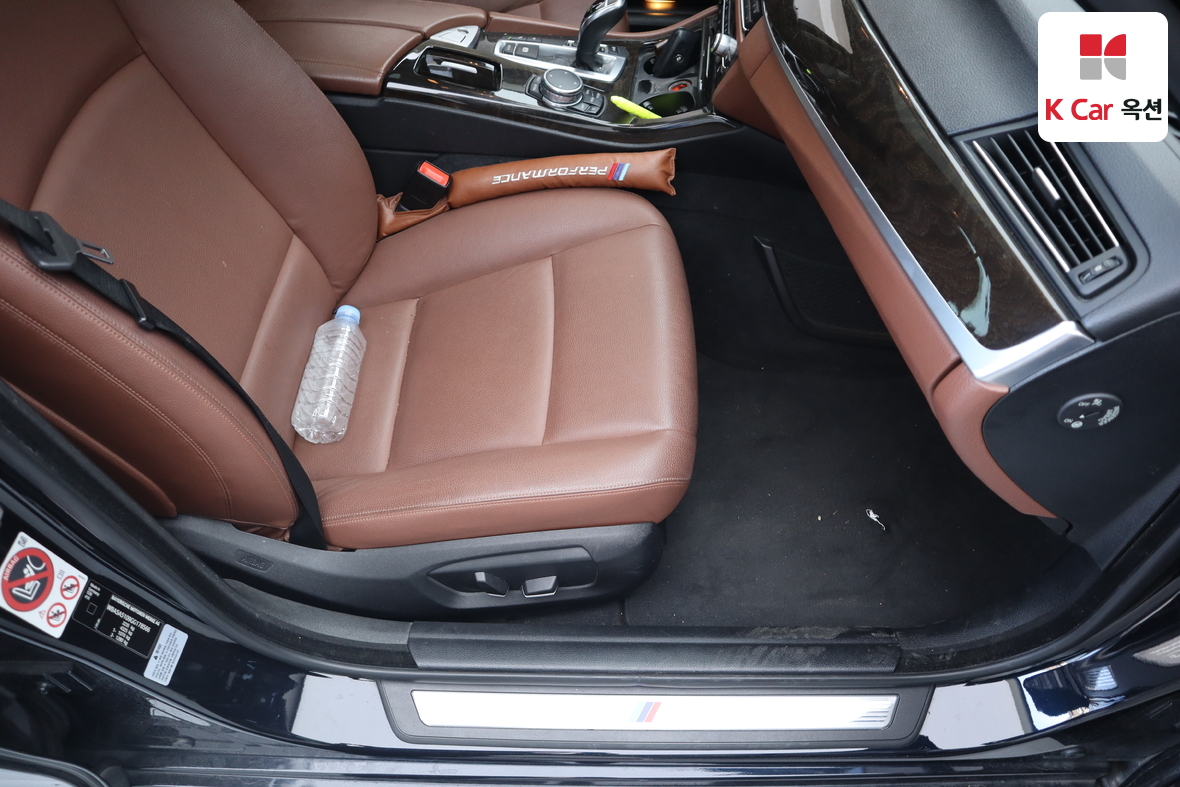 BMW 5 Series - 34