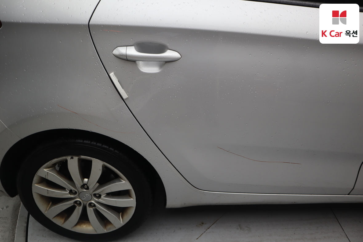 Kia Carens - 35