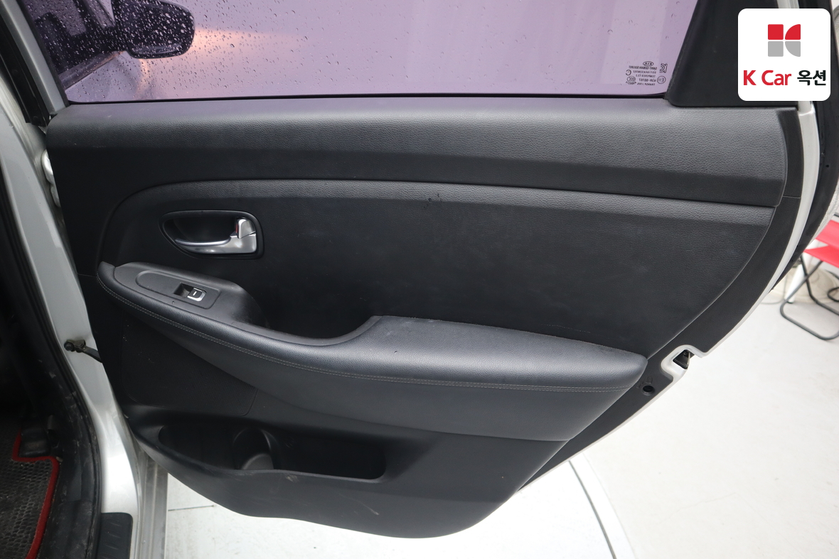 Kia Carens - 27