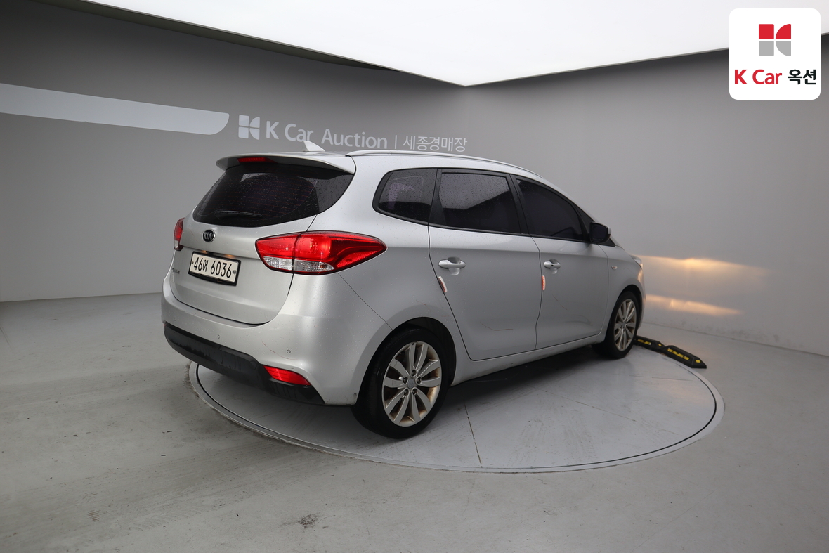 Kia Carens - 2