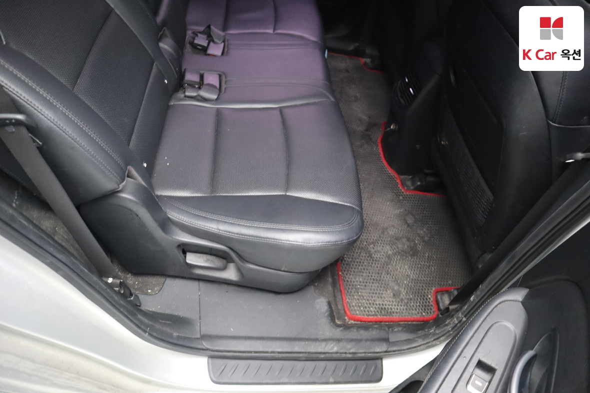 Kia Carens - 28