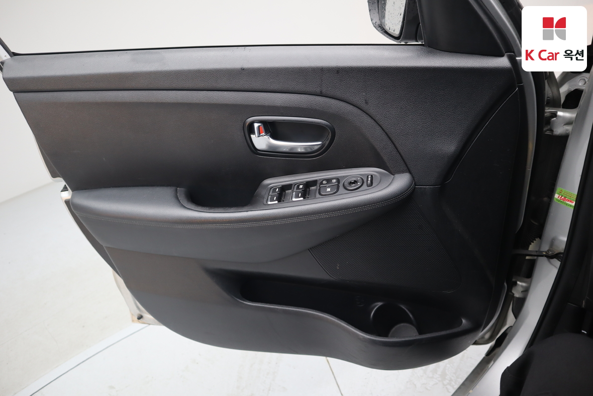 Kia Carens - 8