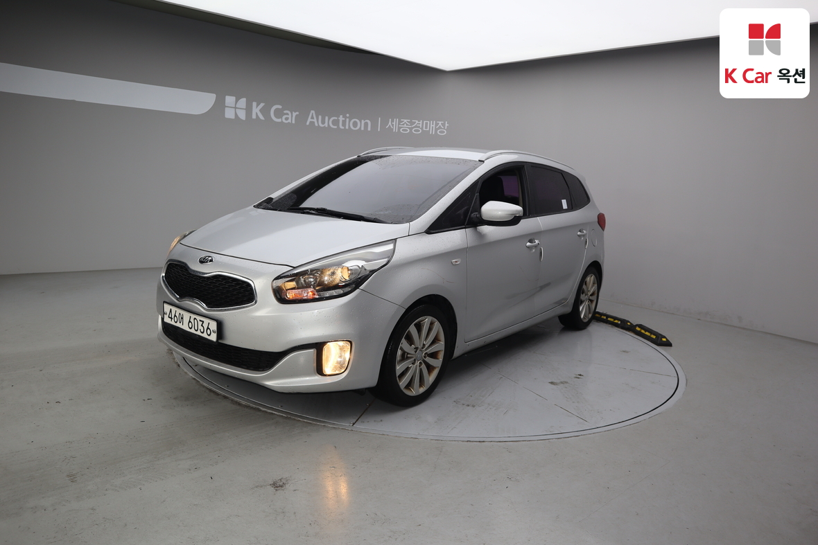 Kia Carens - 1