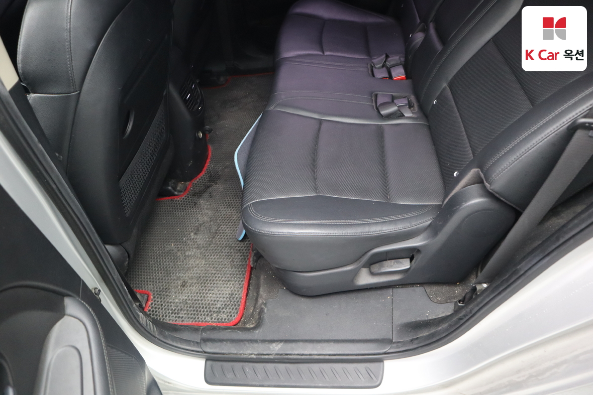 Kia Carens - 23