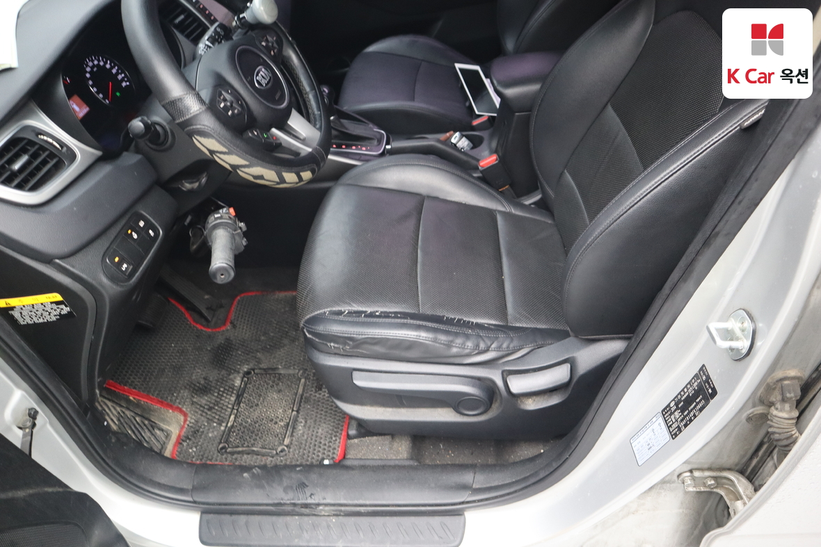 Kia Carens - 19