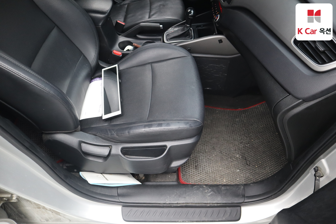 Kia Carens - 30