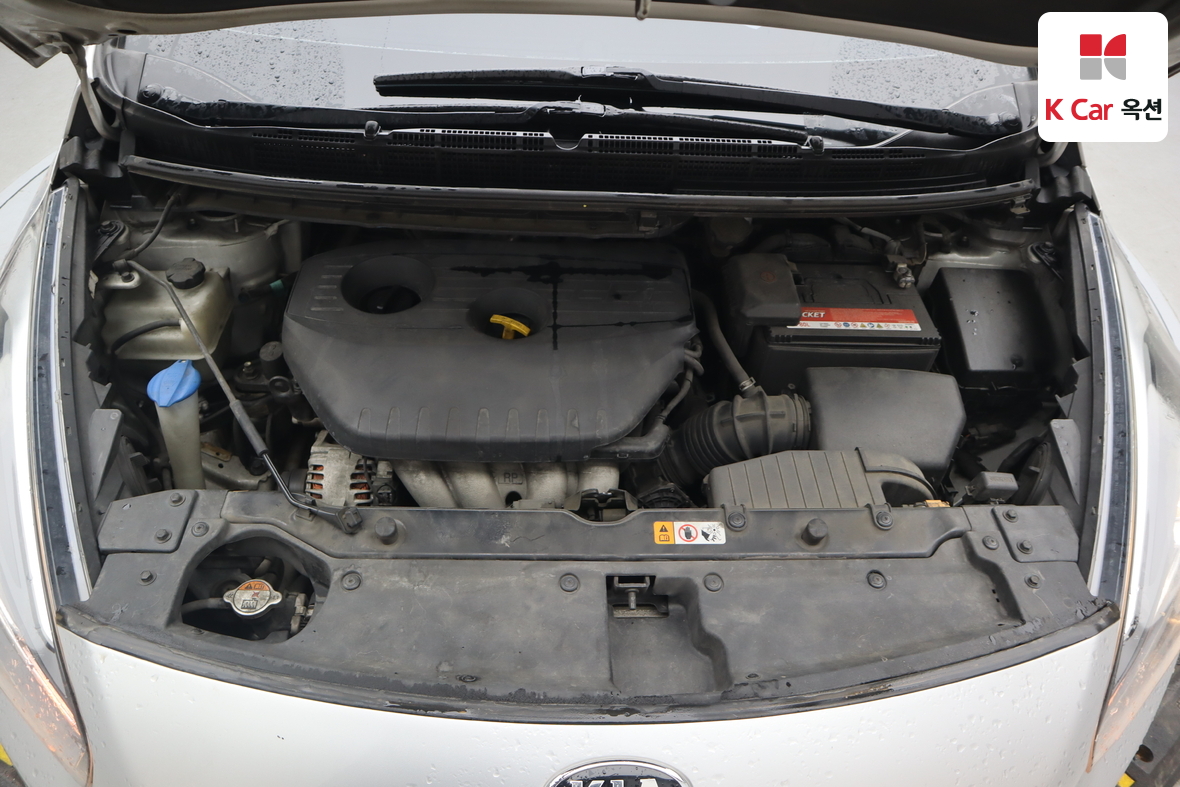 Kia Carens - 33