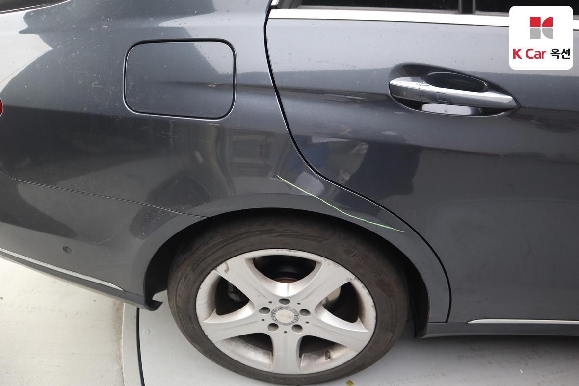 مرسيدس بنز إي كلاس 2014 - صورة 40