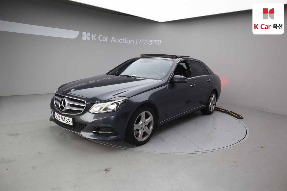 مرسيدس بنز إي كلاس 2014 - صورة 1