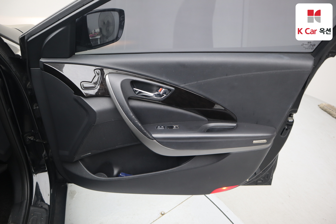 Hyundai AZERA 2011 - Image 27