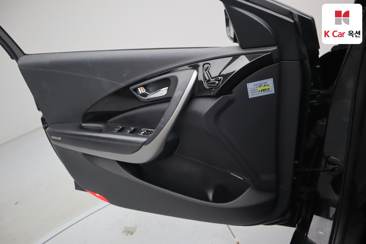 Hyundai AZERA 2011 - Image 8