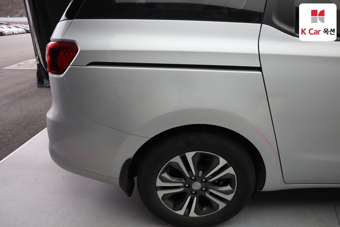 Kia New Carnival 2019 - Image 32