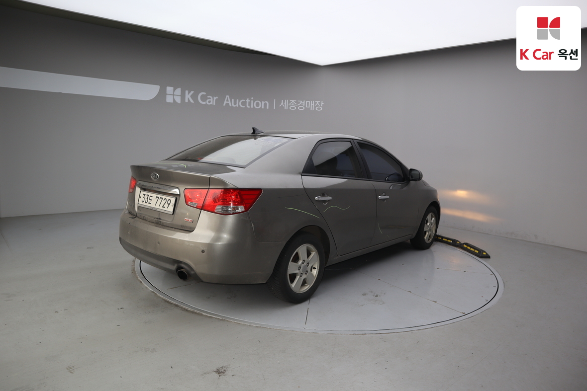 Kia Forte 2012 - Image 2