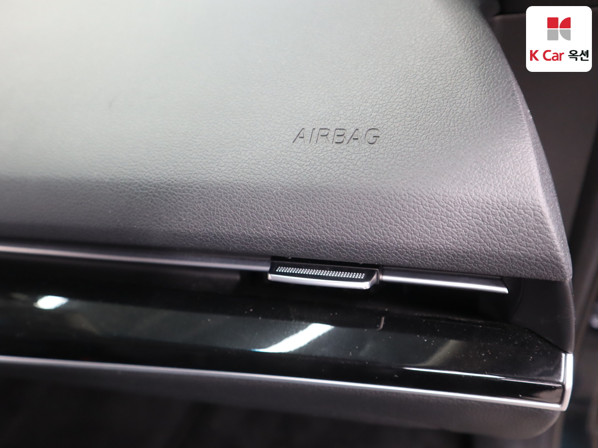 Genesis G80 - 30