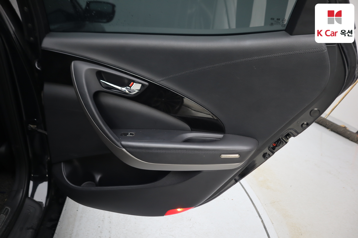 هيونداي أزيرا 2012 - صورة 25