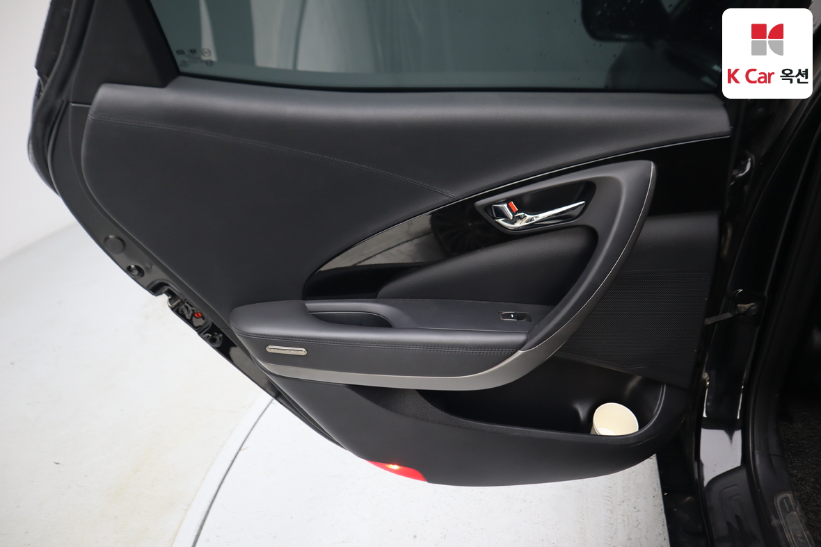 هيونداي أزيرا 2012 - صورة 20