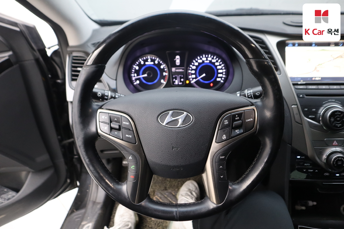 هيونداي أزيرا 2012 - صورة 10