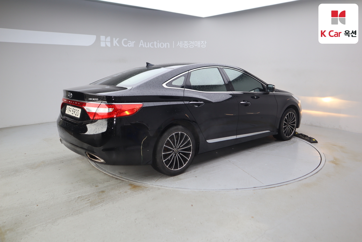 هيونداي أزيرا 2012 - صورة 2