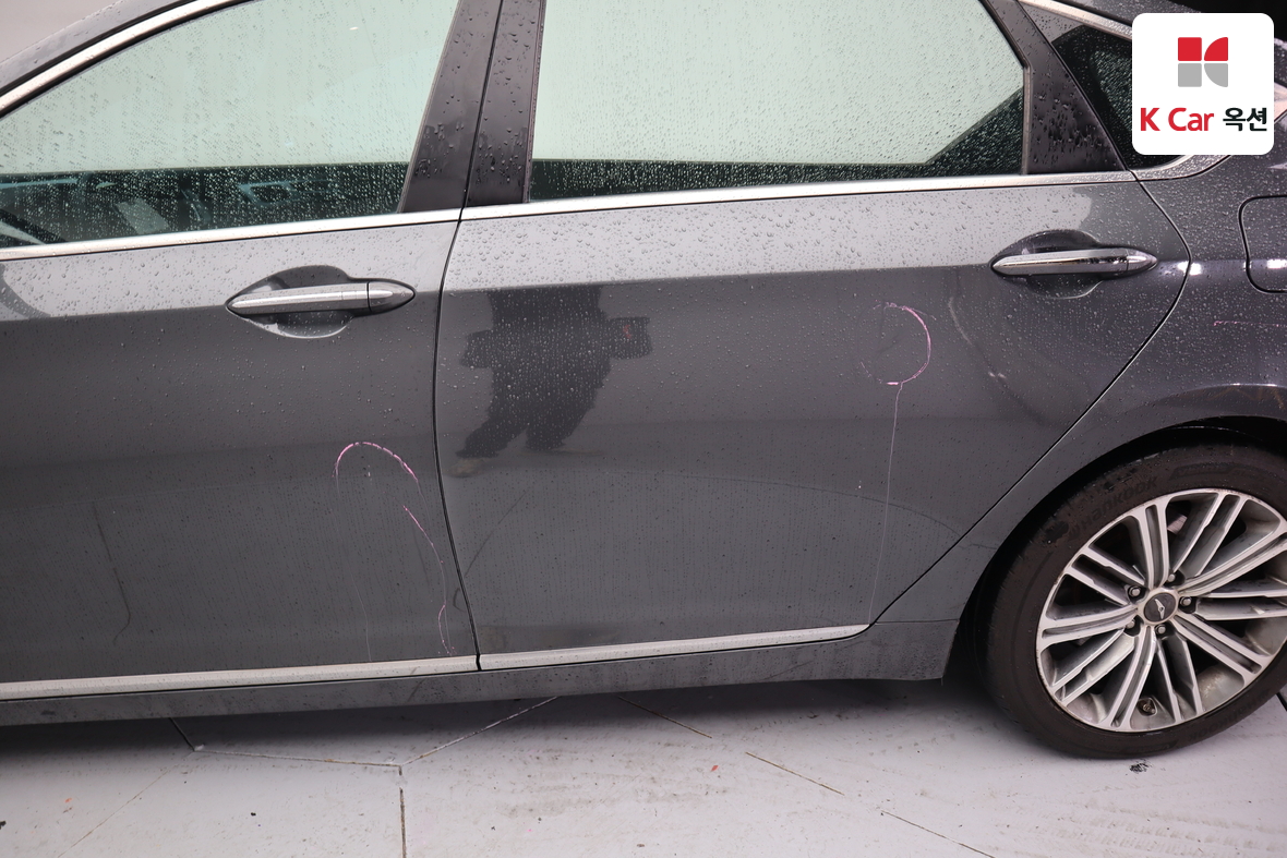 Genesis G80 2017 - Image 38