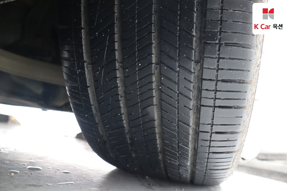 Genesis G80 2017 - Image 33