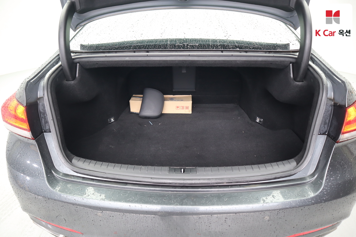 Genesis G80 2017 - Image 27