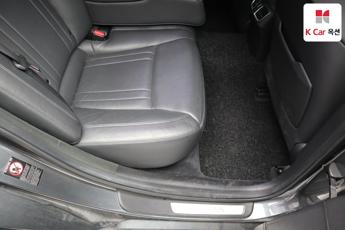 Genesis G80 2017 - Image 29