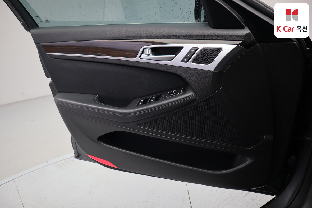 Genesis G80 2017 - Image 8