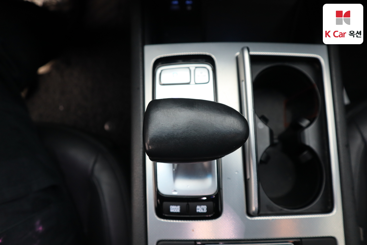 Genesis G80 2017 - Image 15