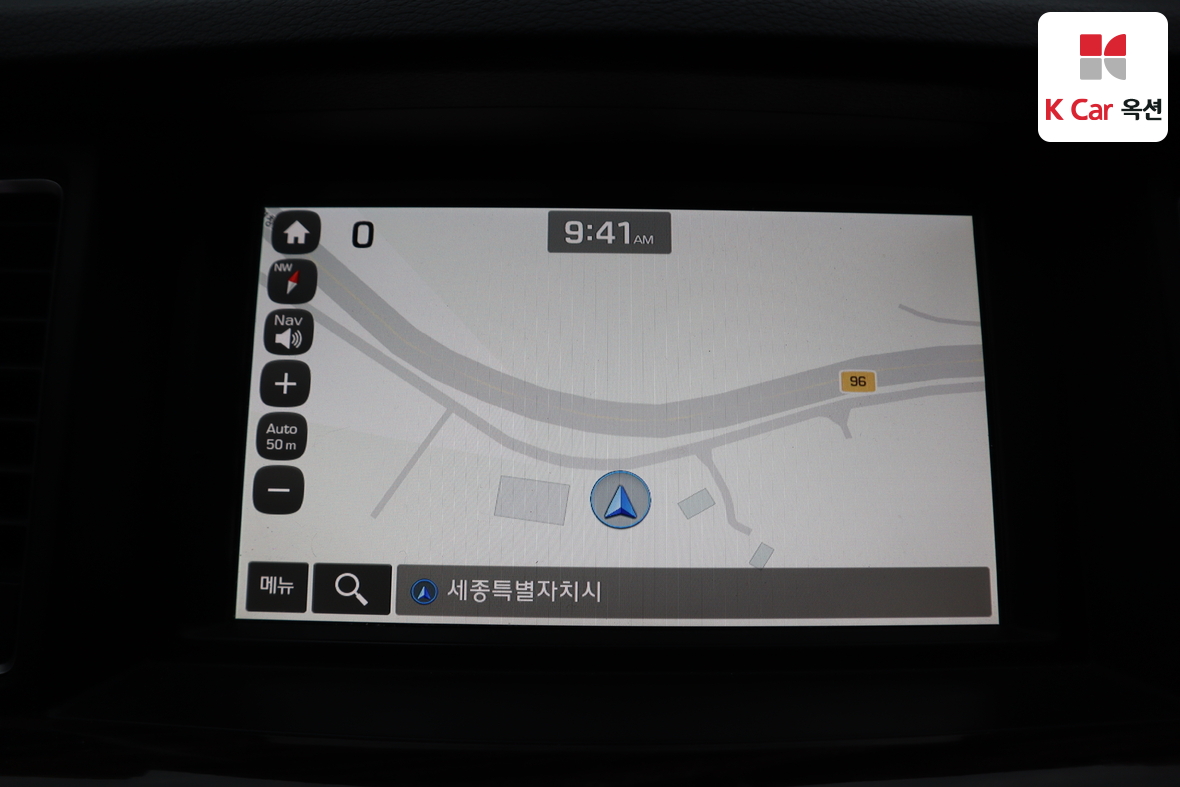 Genesis G80 2017 - Image 13