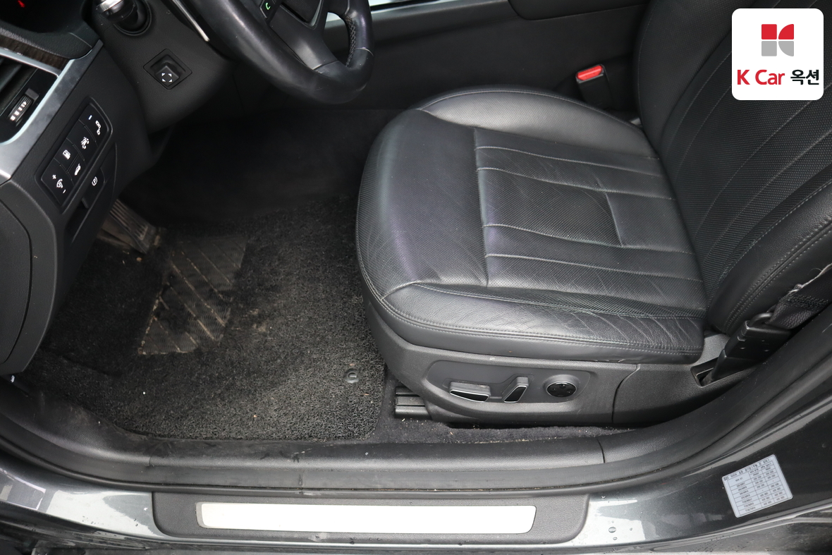 Genesis G80 2017 - Image 20