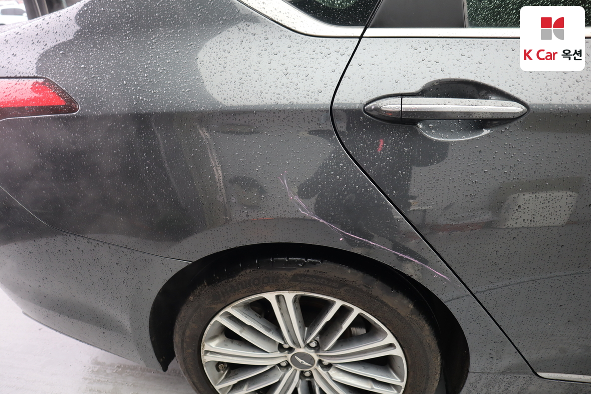 Genesis G80 2017 - Image 40