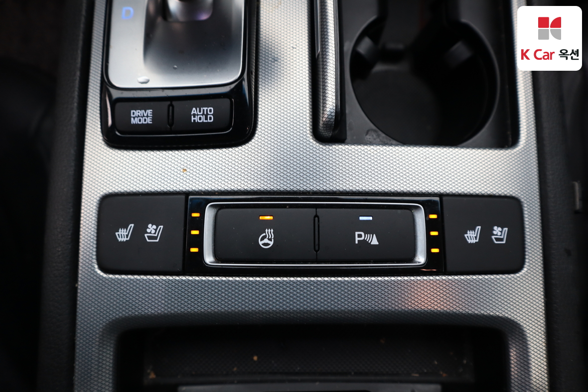 Genesis G80 2017 - Image 16