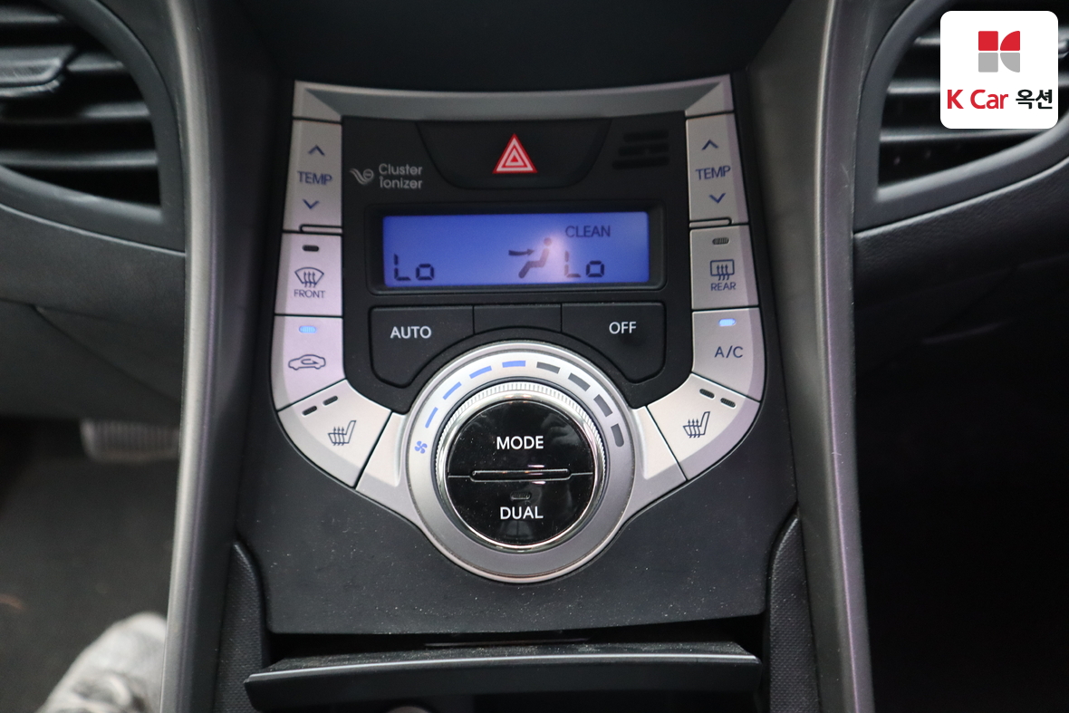 Hyundai Elantra - 15