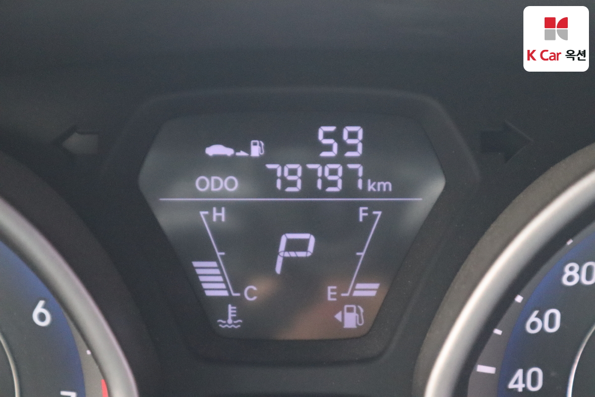 Hyundai Elantra - 4
