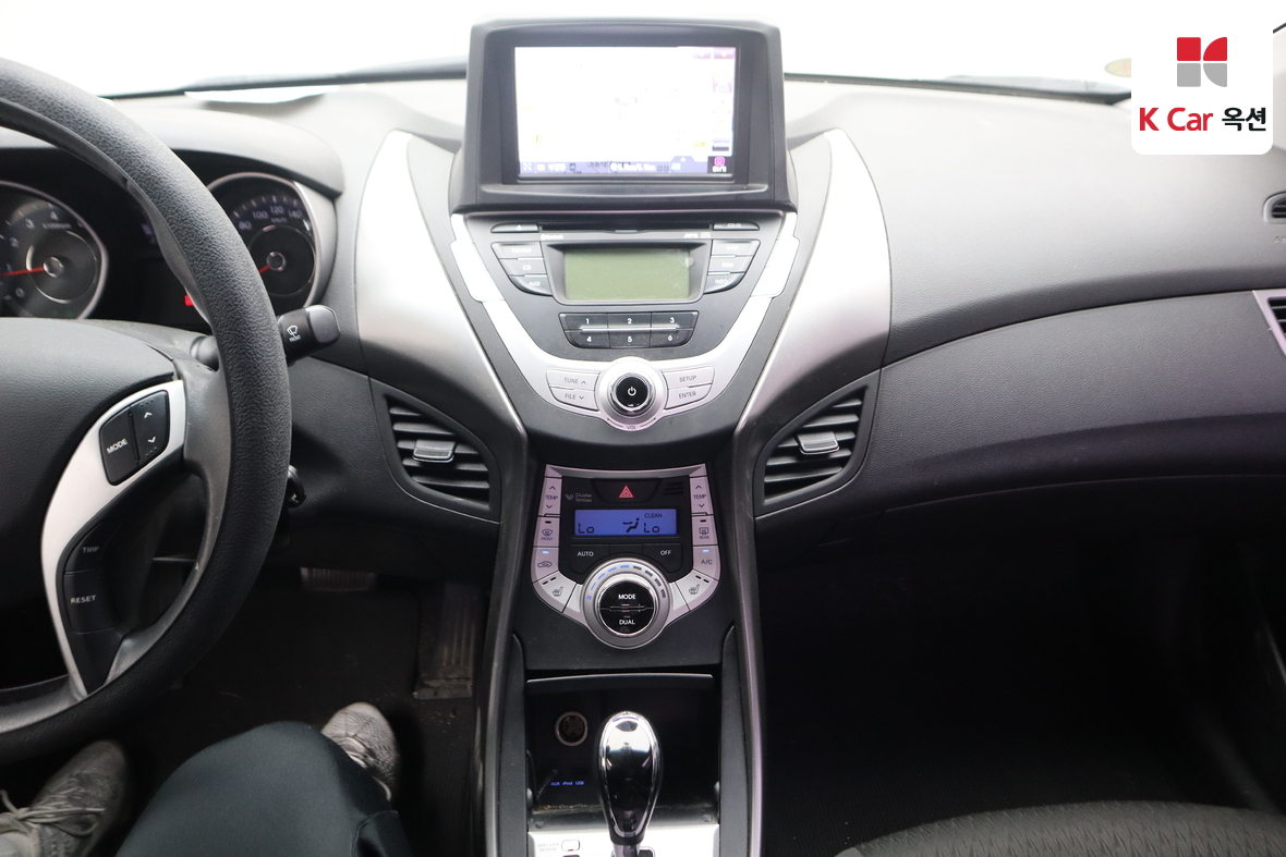 Hyundai Elantra - 6