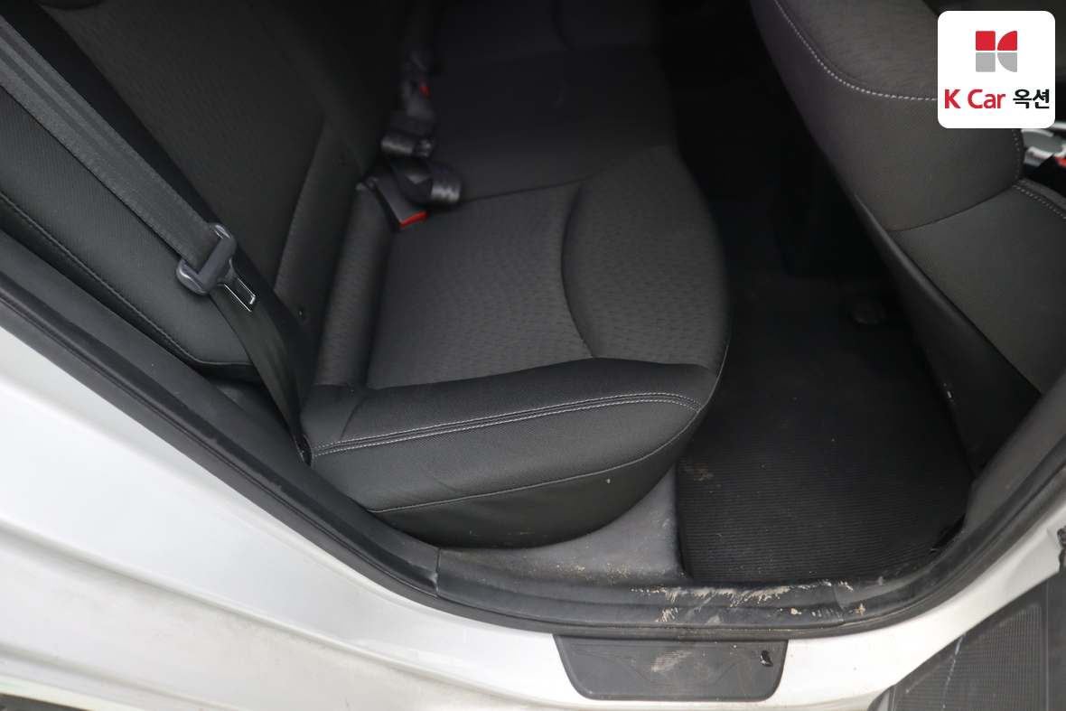 Hyundai Elantra - 26