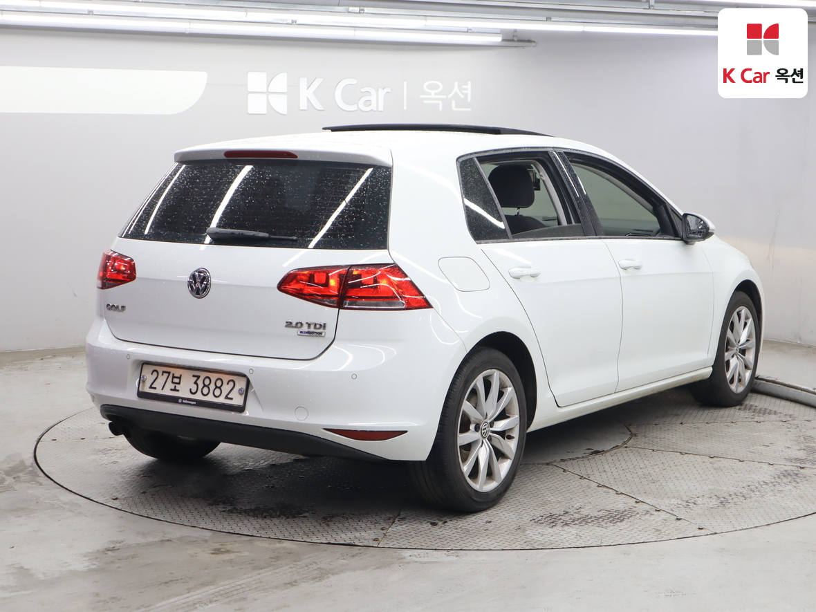 Volkswagen Golf - 2