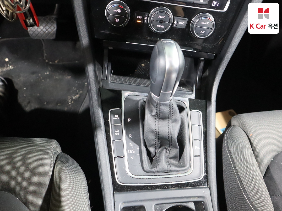 Volkswagen Golf - 16