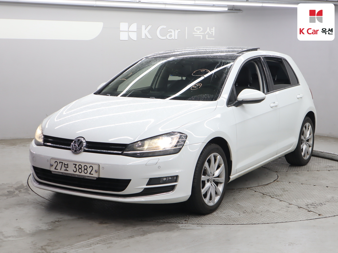 Volkswagen Golf - 1