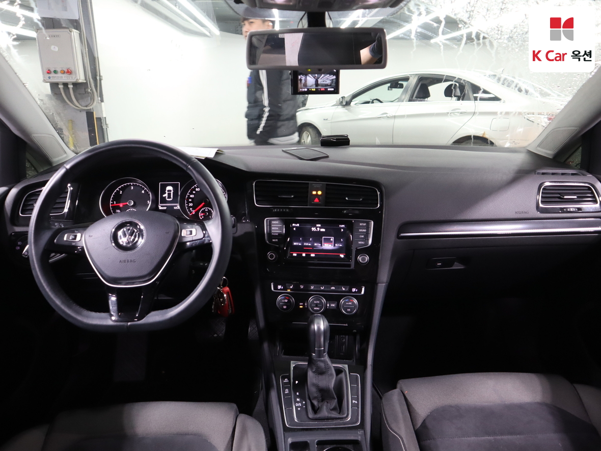 Volkswagen Golf - 3