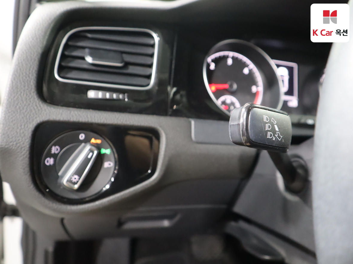 Volkswagen Golf - 9