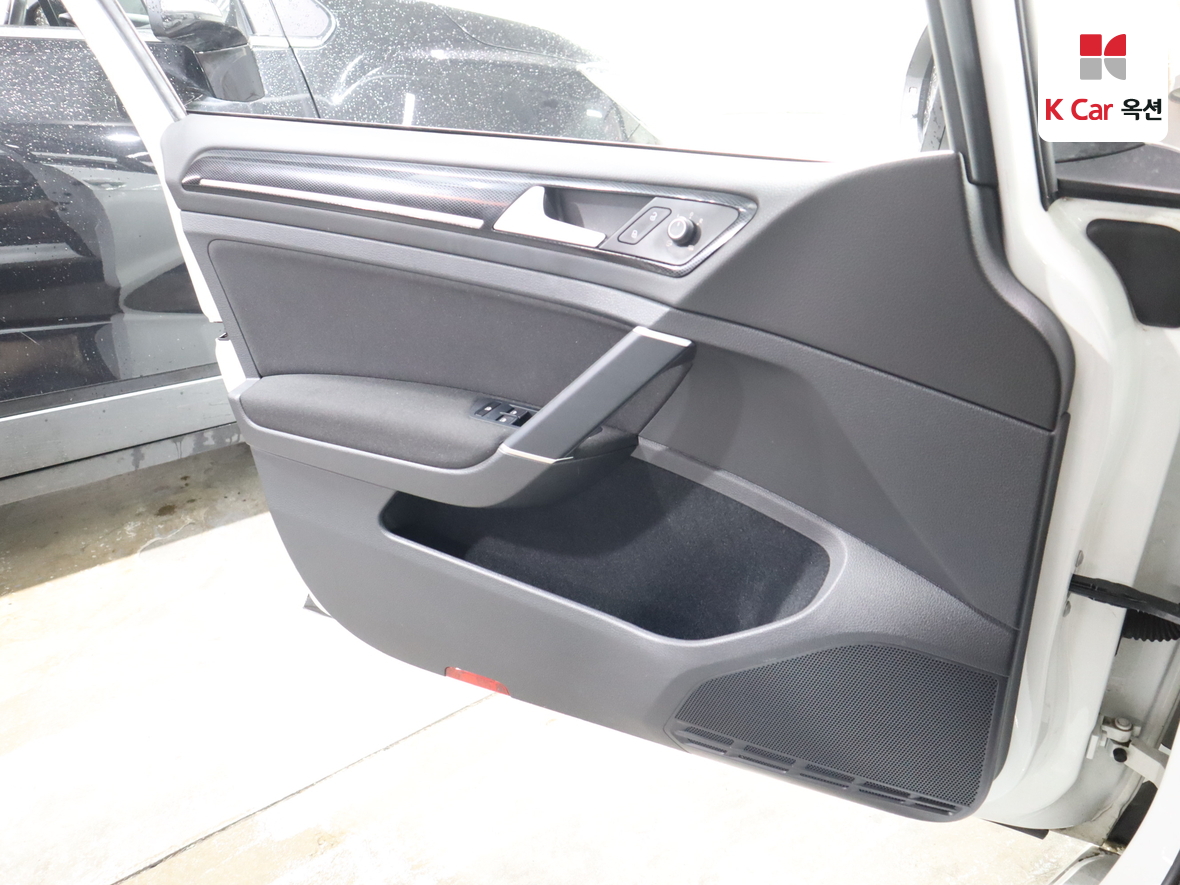 Volkswagen Golf - 8