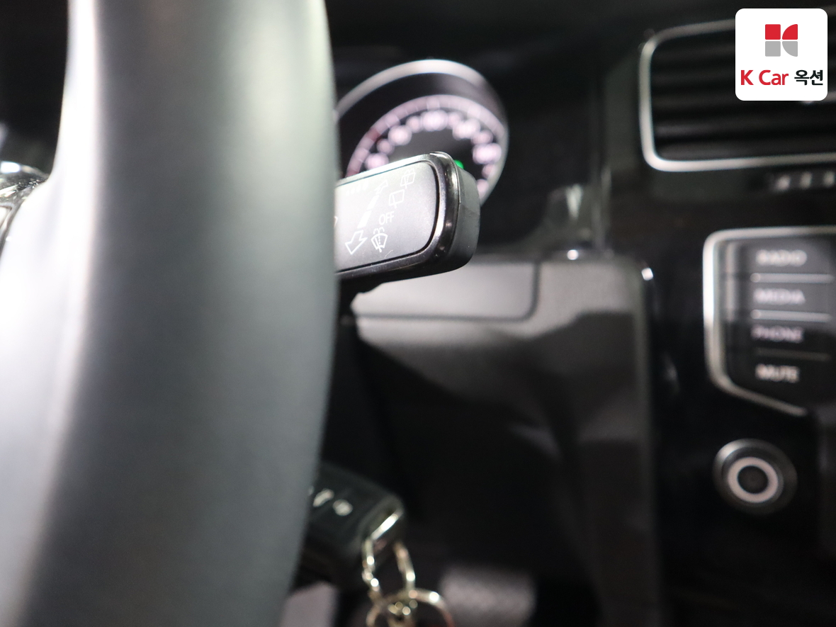 Volkswagen Golf - 11