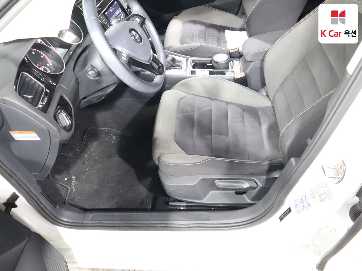 Volkswagen Golf - 18